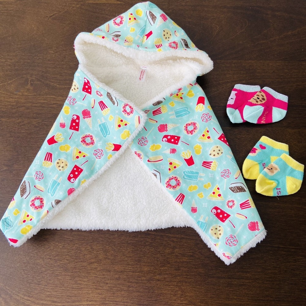 American Girl Truly Me Double The Fun Sleepover Set Hooded Blanket And Socks